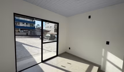 SALA COMERCIAL EM SERRARIA EM SÃO JOSÉ/SC