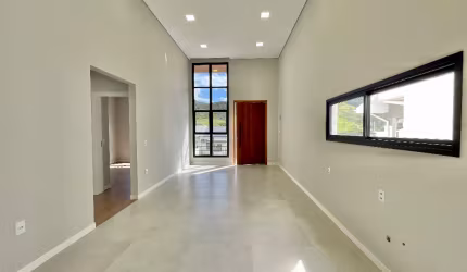 CASA COM PISCINA TRÊS DORMITÓRIOS (1SUITE) NO BELA VISTA EM PALHOÇA