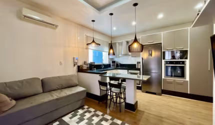 CASA COM PISCINA, HIDROMASSAGEM EM SÃO JOSÉ