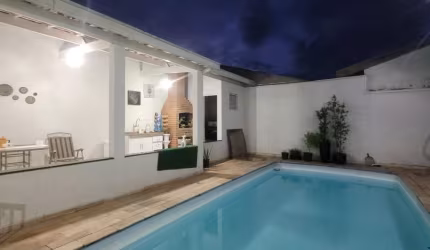Casa térrea com 3 dormitórios- piscina no Vista Verde.