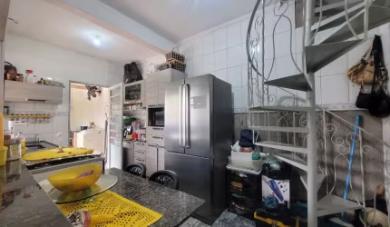 Oportunidade no Jardim Satélite.  Terreno com 4 casas.