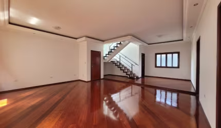 Excelente sobrado em condomínio no Urbanova  com 3 dormitórios, área gourmet.