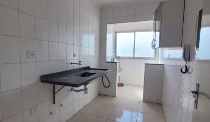 Apartamento no Jd. Paulista, 2 dormitórios, sacada.