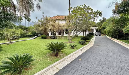 Sobrado Aldeia do Vale 2.500m²