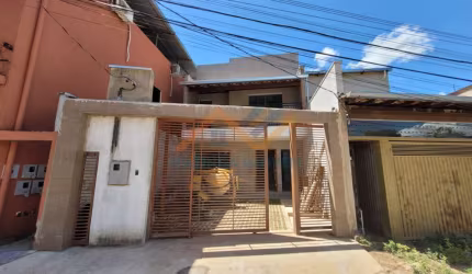 Casa triplex no Cidade Nova   -  Santana do Paraíso