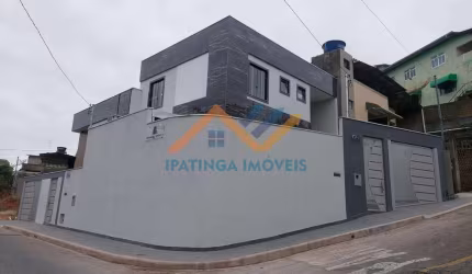 Casa Duplex de 3 quartos e 2 Vagas de garagem no Bairro Tirandetes
