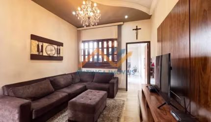 Casa à venda no bairro Bom Retiro - Ipatinga