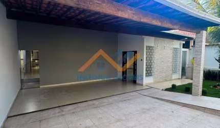 Casa de 3 quartos no bairro das Águas perto do HMC
