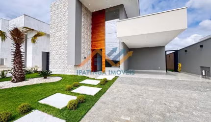 Casa de alto padrão em condomínio fechado Lagoa Silvana.