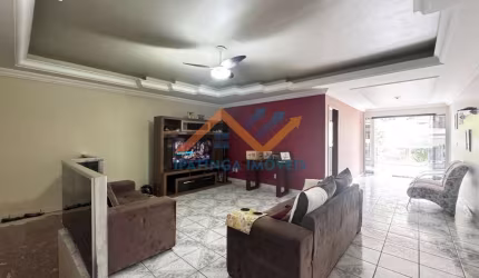 Casa com 2 moradas à venda no bairro Caravelas - Ipatinga