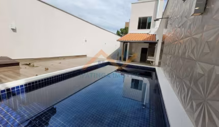Casa geminada no bairro Fontes em Ipatinga