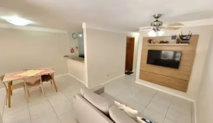 Excelente Casa Duplex em Condomínio Nova Parnamirim com 2 suítes e Lavabo