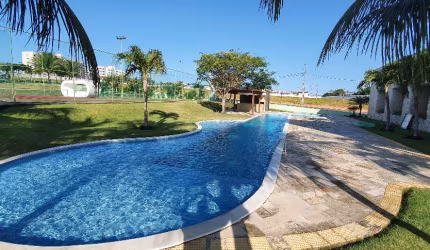 Terreno em Condomínio Fechado com Piscina