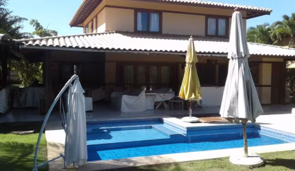 Casa de Condomínio com 5 quartos para locação, em Praia do Forte, Mata de São João - BA