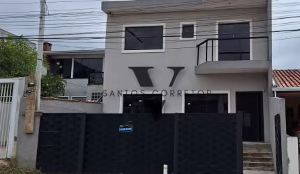 AMPLO E ACONCHEGANTE SOBRADO NO SITIO CERCADO