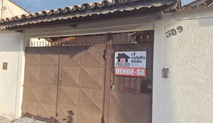Casa para Venda em Taubaté, Centro, 3 dormitórios, 1 suíte, 2 banheiros, 4 vagas