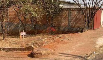 EXCELENTE TERRENO DE ESQUINA À VENDA NO BAIRRO ALFREDO FREIRE III