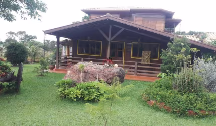 EXCELENTE CASA À VENDA NO CONDOMÍNIO JOCKEY PARK