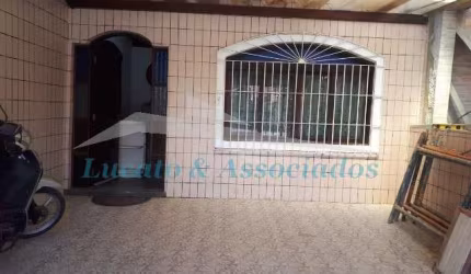 Casa Terrea Geminada, no Solemar Praia Grande SP, sendo 03 dormitorios, 01 suite, 02 vagas, 01 sala, quintal com churrasqueira, excelente localização.