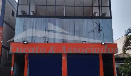 Sala comercial no Anhanguera, 01 sala com 01 banheiro e copa, no primeiro andar. 30 m² de área útil.