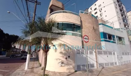 Imperdível Sobrado à Venda em Praia Grande-SP, Bairro Tupi - 3 Quartos, 1 Suíte, 1 Sala, 2 Banheiros, 2 Vagas, 264m²!