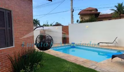 Imóvel de Alto Padrão: Casa com 3 Quartos, 1 Suíte e 3 Vagas em Praia Grande-SP - Balneario Florida