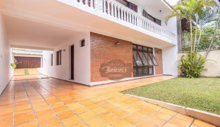 Casa com  263 m²  construídos, para venda ou locação,  amplo quintal, edícula, por R$ 985.000 , locação R$5.800 - Santa Quitéria - Curitiba/PR