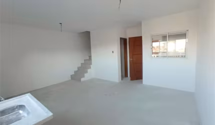 Condomínio com 2 quartos à venda em Vila Mazzei - SP