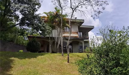 Sobrado com 4 quartos à venda em Roseira - SP