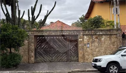 Casa térrea com 4 quartos para locação em Vila Irmãos Arnoni - SP