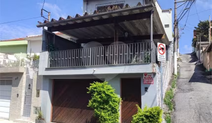 Sobrado com 4 quartos para locação em Parada Inglesa - SP