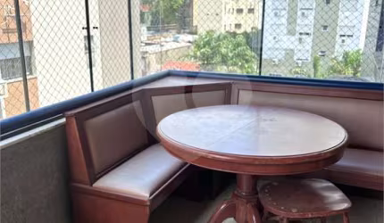 Apartamento com 3 quartos para locação em Santana - RS