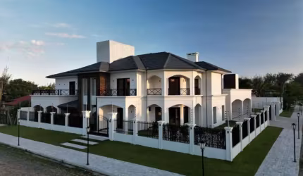 Casa com 5 quartos à venda na uruguai, 11, Zona Norte, Capão da Canoa por R$ 10.000.000