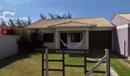 Casa com 3 quartos à venda na rua independencia, 232, Guarani, Capão da Canoa por R$ 700.000