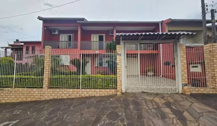 Casa com 2 quartos e apartamento com 2 quartos, bairro Paraíso, Sapucaia do Sul -RS - comporta duas famílias.