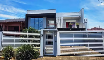 'Sobrado no Coração de Esteio, 03 suítes, amplo terreno, projeto moderno, acabamento e modernidade a seu dispor !  51 991663000 agende sua  visita!