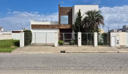 Casa à venda na Avenida Paineiras, 201, Areias, Tijucas por R$ 2.350.000
