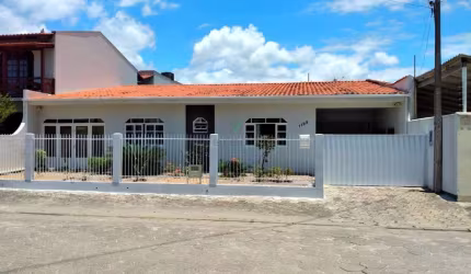 Casa comercial à venda na Rua Marechal Deororo, 100, Centro, Tijucas por R$ 850.000