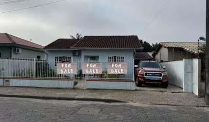 Casa com 3 quartos à venda na Universitário, 51, Universitário, Tijucas por R$ 650.000