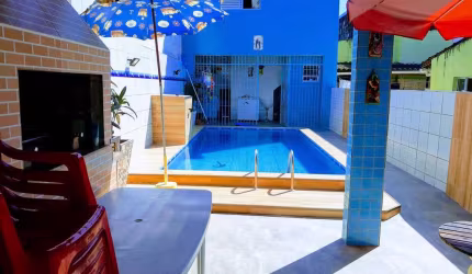 Casa à Venda em Praia Grande, 2 dormitórios, Mirim - R$650 mil