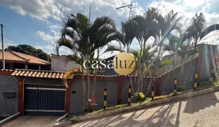 Casa localizada no bairro Santa Rita/Sarzedo