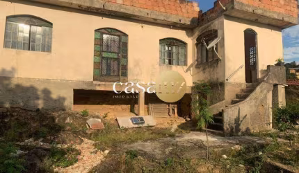 Casa com loja localizada no bairro Canaã/Ibirité