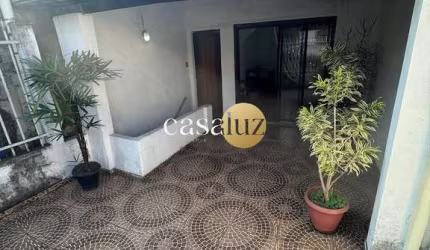 Casa com loja localizada no bairro Cabana/ Belo Horizonte
