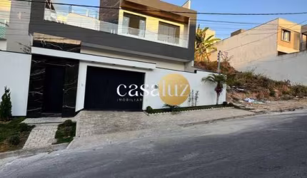 Casa localizada no bairro Masterville/ Sarzedo