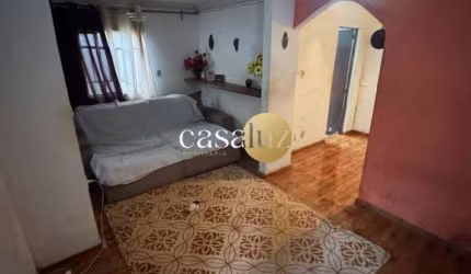 Casa com loja localizada no bairro Brasília/ Sarzedo