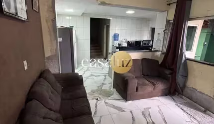 Casa duplex localizada no bairro Santa Rita /Sarzedo