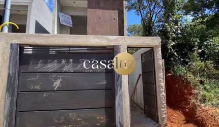 Casa duplex localizada no bairro Santa Terezinha /Ibirité