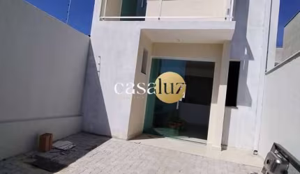 Casa duplex em fase de acabamento localizada no bairro Brasília /Sarzedo