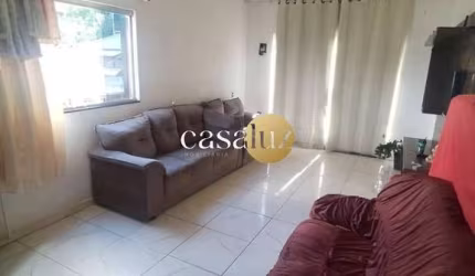 Casa com loja e 4 barracões localizada no bairro Serra Azul /Sarzedo