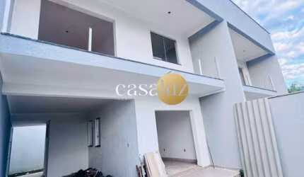 Casa duplex em fase de acabamento localizada no bairro Centro /Sarzedo